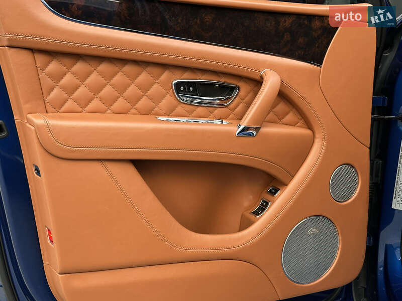 Позашляховик / Кросовер Bentley Bentayga 2016 в Києві
