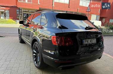 Позашляховик / Кросовер Bentley Bentayga 2016 в 