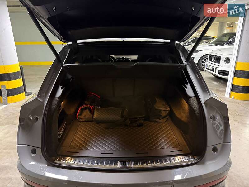 Позашляховик / Кросовер Bentley Bentayga 2022 в Києві фото 40 Позашляховик / Кросовер Bentley Bentayga 2022 в Києві