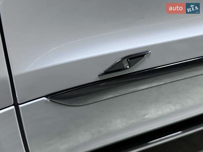 Позашляховик / Кросовер Bentley Bentayga 2022 в Києві фото 28 Позашляховик / Кросовер Bentley Bentayga 2022 в Києві