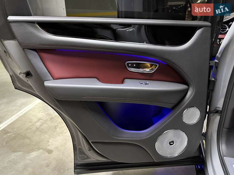 Позашляховик / Кросовер Bentley Bentayga 2022 в Києві фото 69 Позашляховик / Кросовер Bentley Bentayga 2022 в Києві