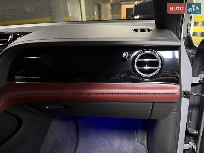Позашляховик / Кросовер Bentley Bentayga 2022 в Києві фото 142 Позашляховик / Кросовер Bentley Bentayga 2022 в Києві