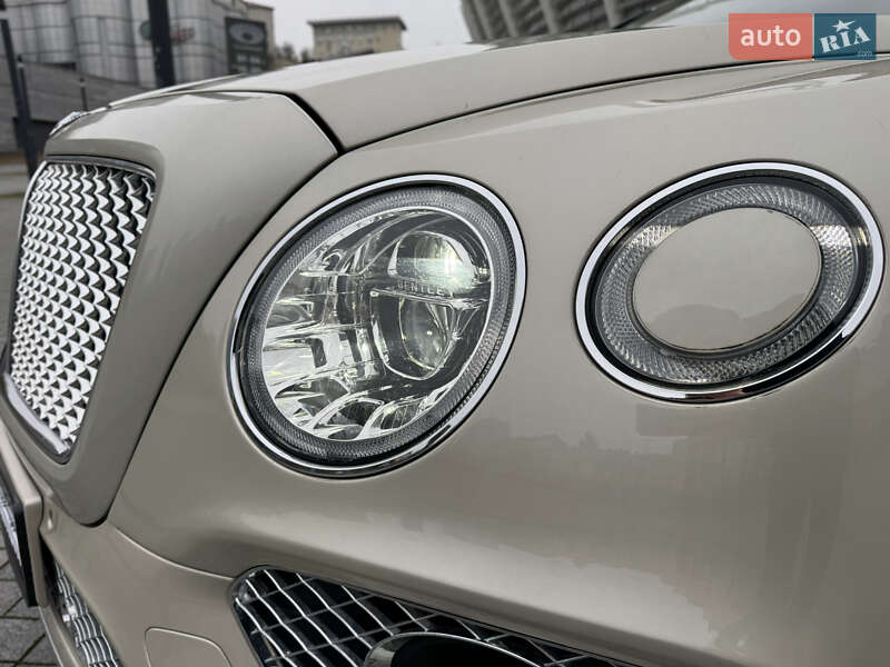 Внедорожник / Кроссовер Bentley Bentayga 2018 в Киеве фото 3 Внедорожник / Кроссовер Bentley Bentayga 2018 в Киеве