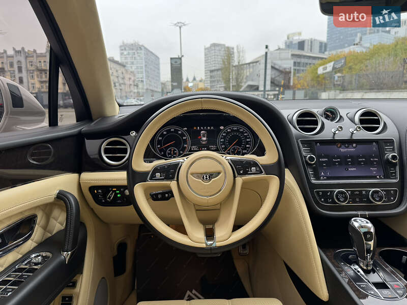 Внедорожник / Кроссовер Bentley Bentayga 2018 в Киеве фото 17 Внедорожник / Кроссовер Bentley Bentayga 2018 в Киеве