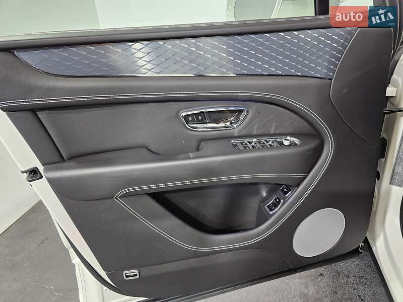 Внедорожник / Кроссовер Bentley Bentayga 2021 в Киеве фото 25 Внедорожник / Кроссовер Bentley Bentayga 2021 в Киеве