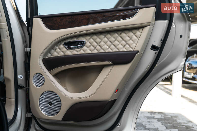 Внедорожник / Кроссовер Bentley Bentayga 2021 в Мукачево фото 41 Внедорожник / Кроссовер Bentley Bentayga 2021 в Мукачево