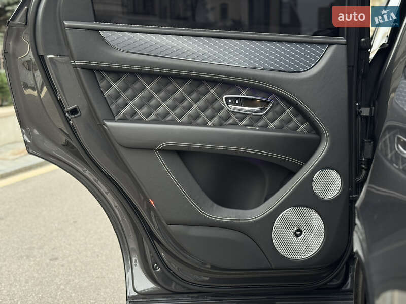 Внедорожник / Кроссовер Bentley Bentayga 2020 в Киеве