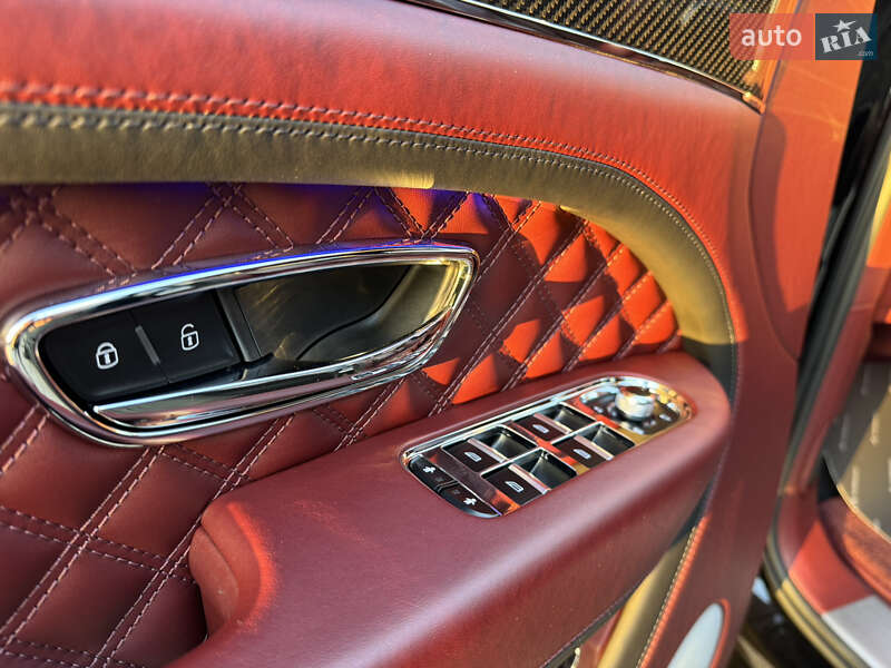 Внедорожник / Кроссовер Bentley Bentayga 2021 в Киеве