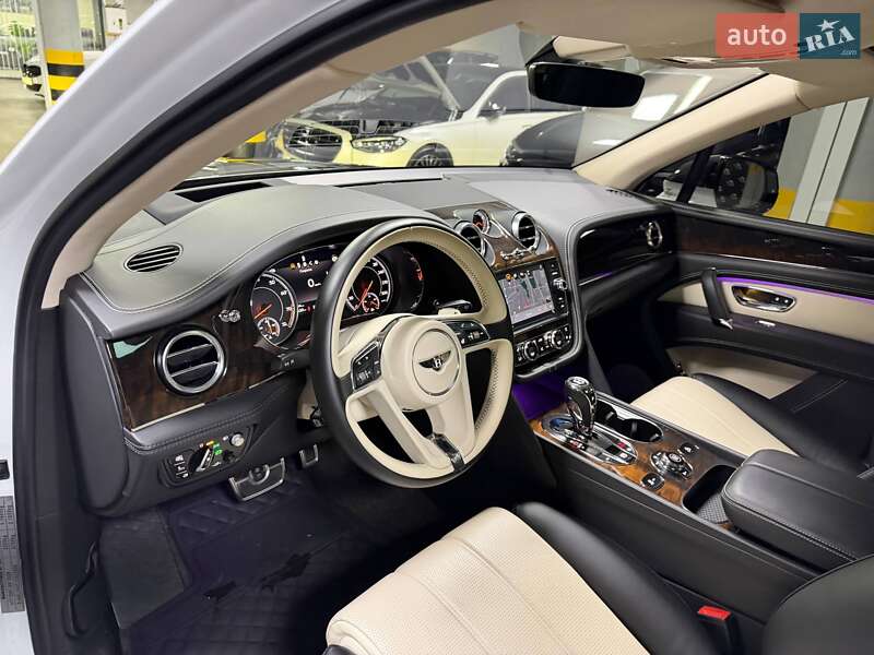 Внедорожник / Кроссовер Bentley Bentayga 2018 в Киеве