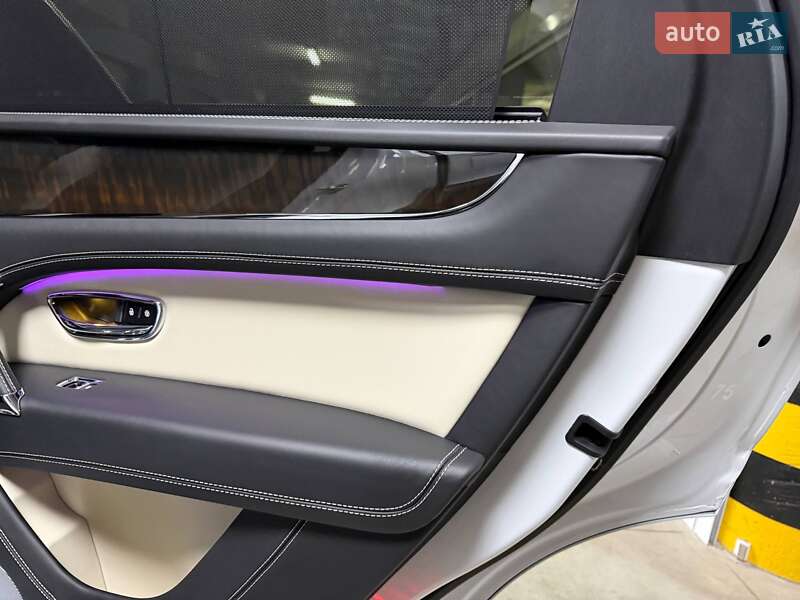 Внедорожник / Кроссовер Bentley Bentayga 2018 в Киеве