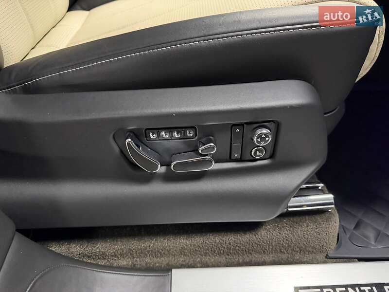 Внедорожник / Кроссовер Bentley Bentayga 2018 в Киеве