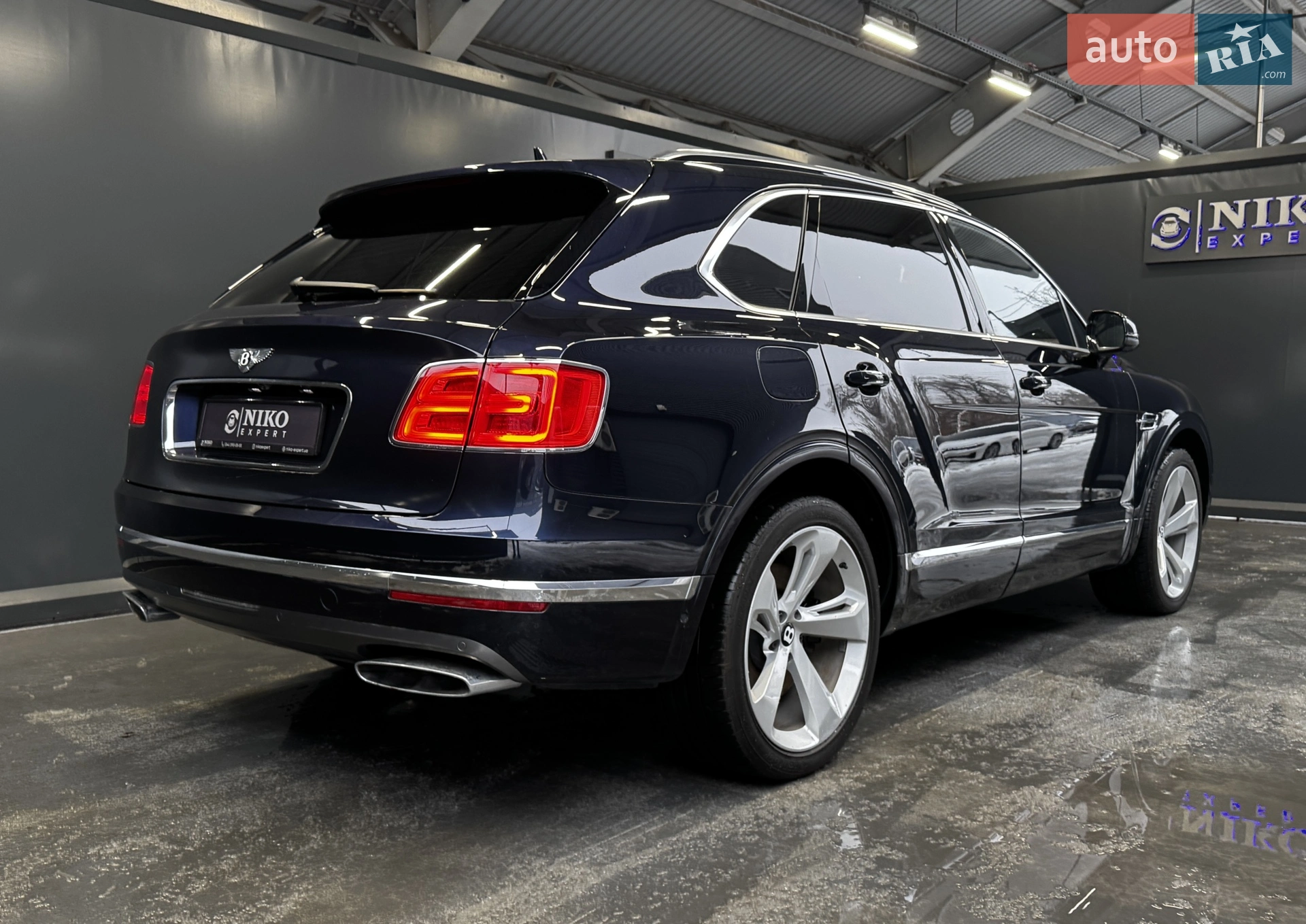 2017 Bentley Bentayga - мініатюра 13