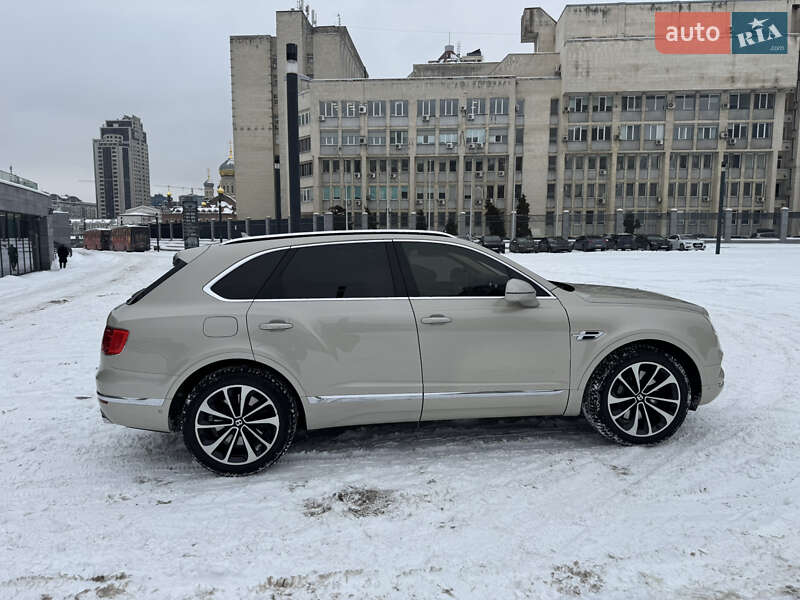 Позашляховик / Кросовер Bentley Bentayga 2018 в Києві