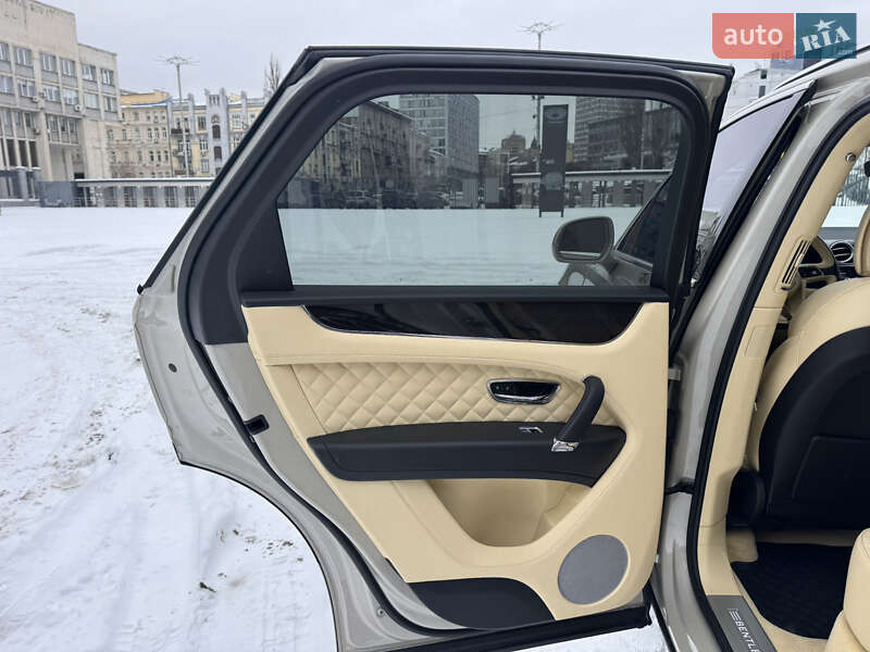 Позашляховик / Кросовер Bentley Bentayga 2018 в Києві