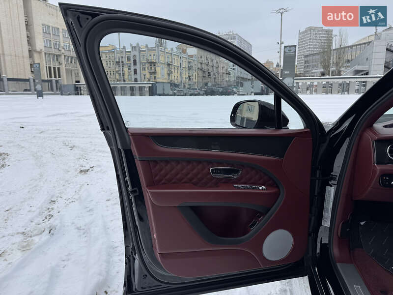 Позашляховик / Кросовер Bentley Bentayga 2021 в Києві