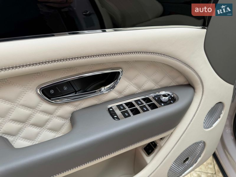 Внедорожник / Кроссовер Bentley Bentayga 2023 в Львове