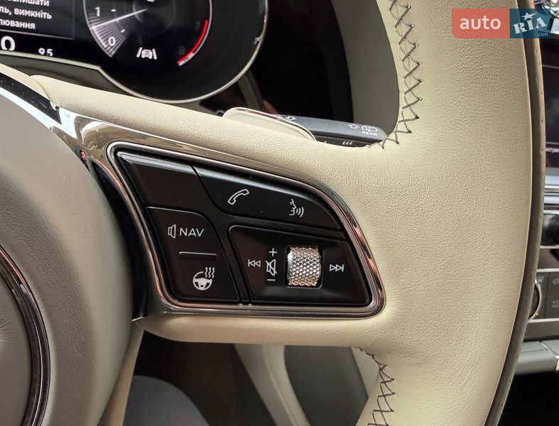 Внедорожник / Кроссовер Bentley Bentayga 2023 в Львове