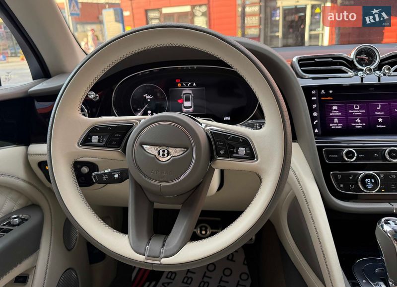Внедорожник / Кроссовер Bentley Bentayga 2023 в Львове