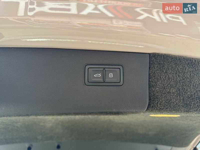 Внедорожник / Кроссовер Bentley Bentayga 2023 в Львове