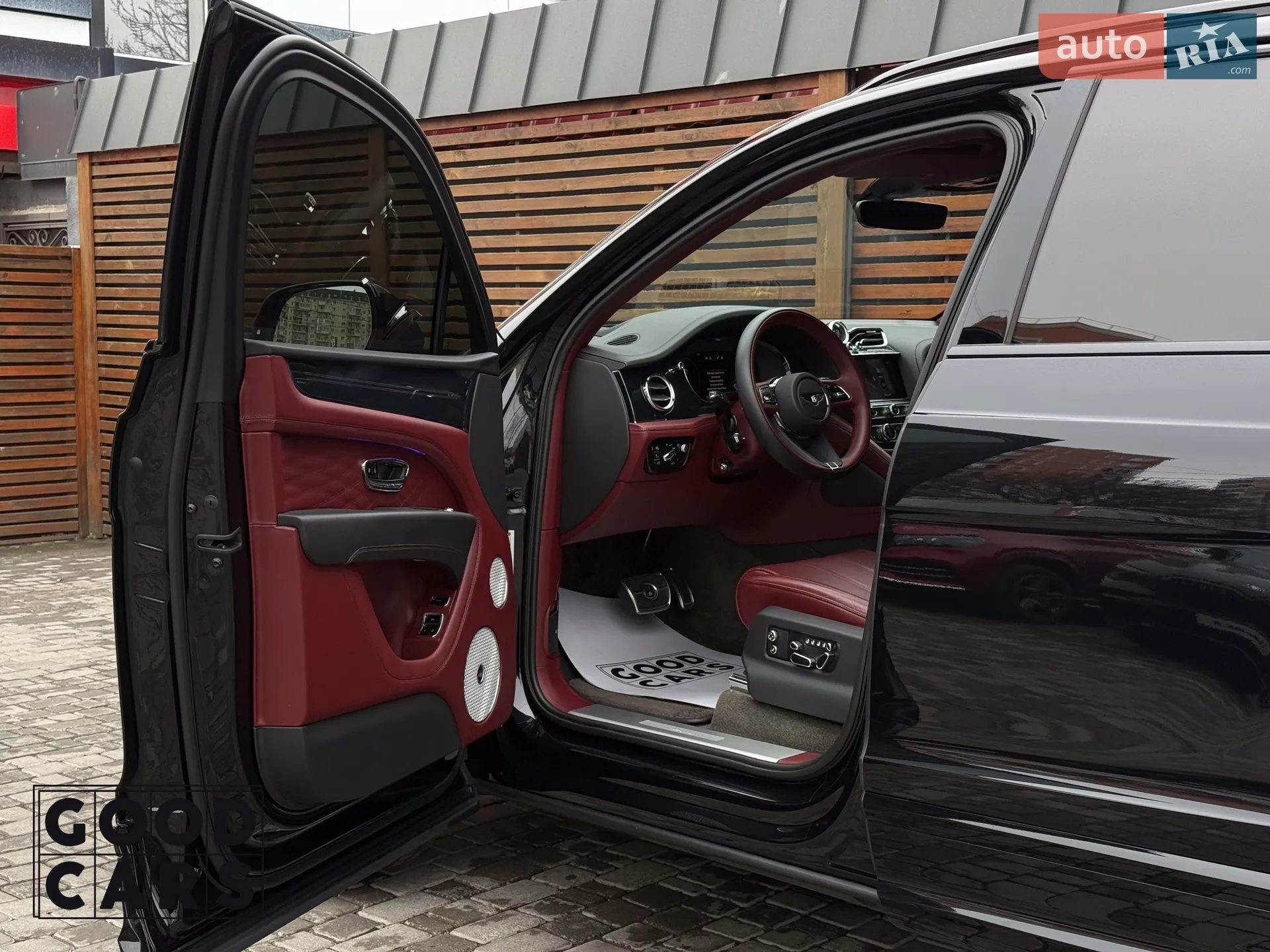 2022 Bentley Bentayga - мініатюра 24