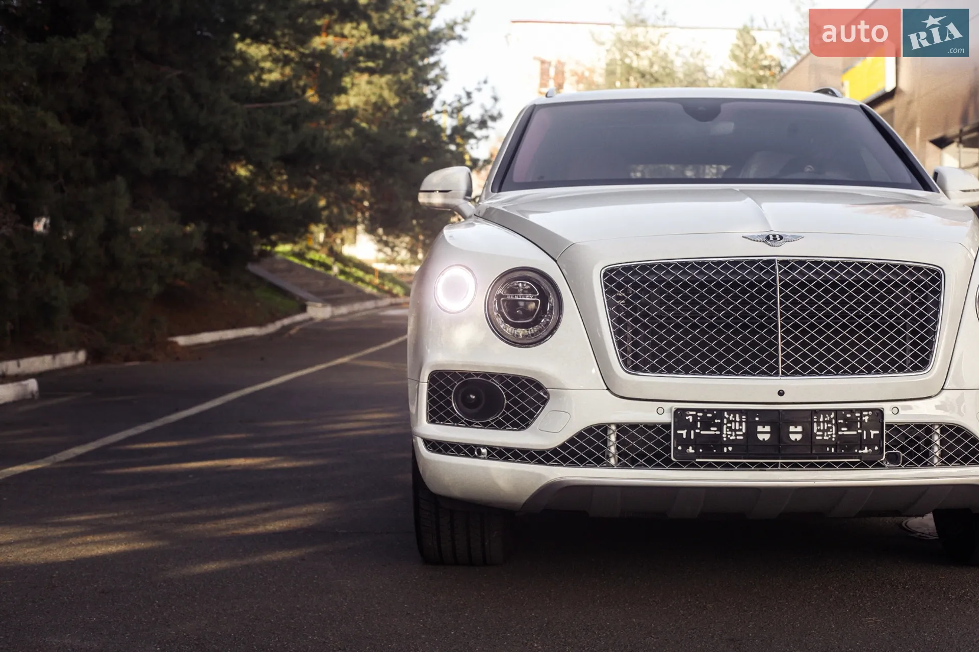 2017 Bentley Bentayga - мініатюра 8
