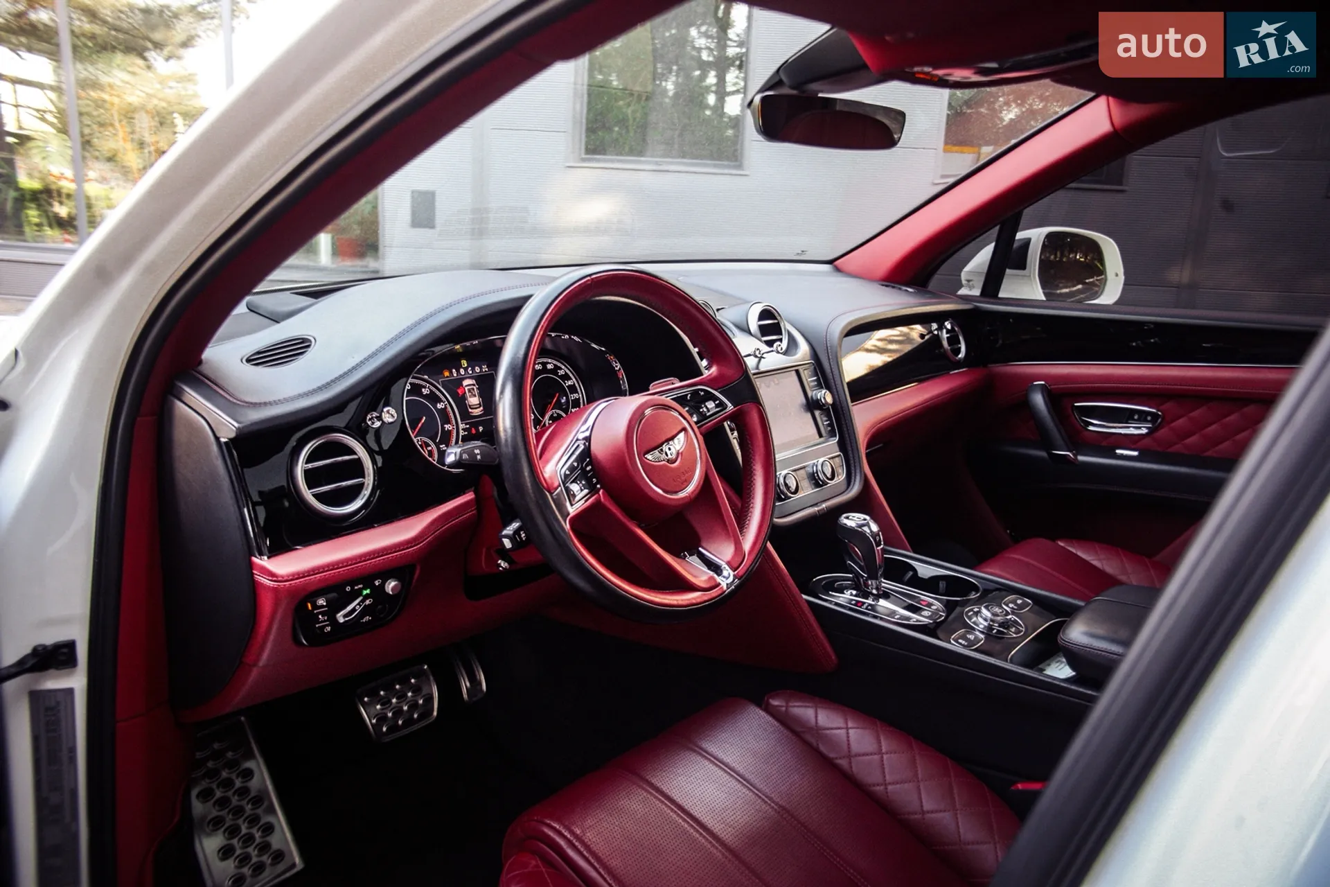 2017 Bentley Bentayga - мініатюра 25