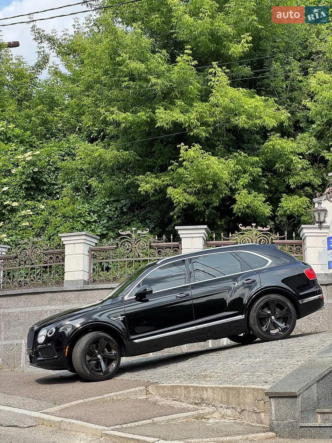 2018 Bentley Bentayga - мініатюра 4