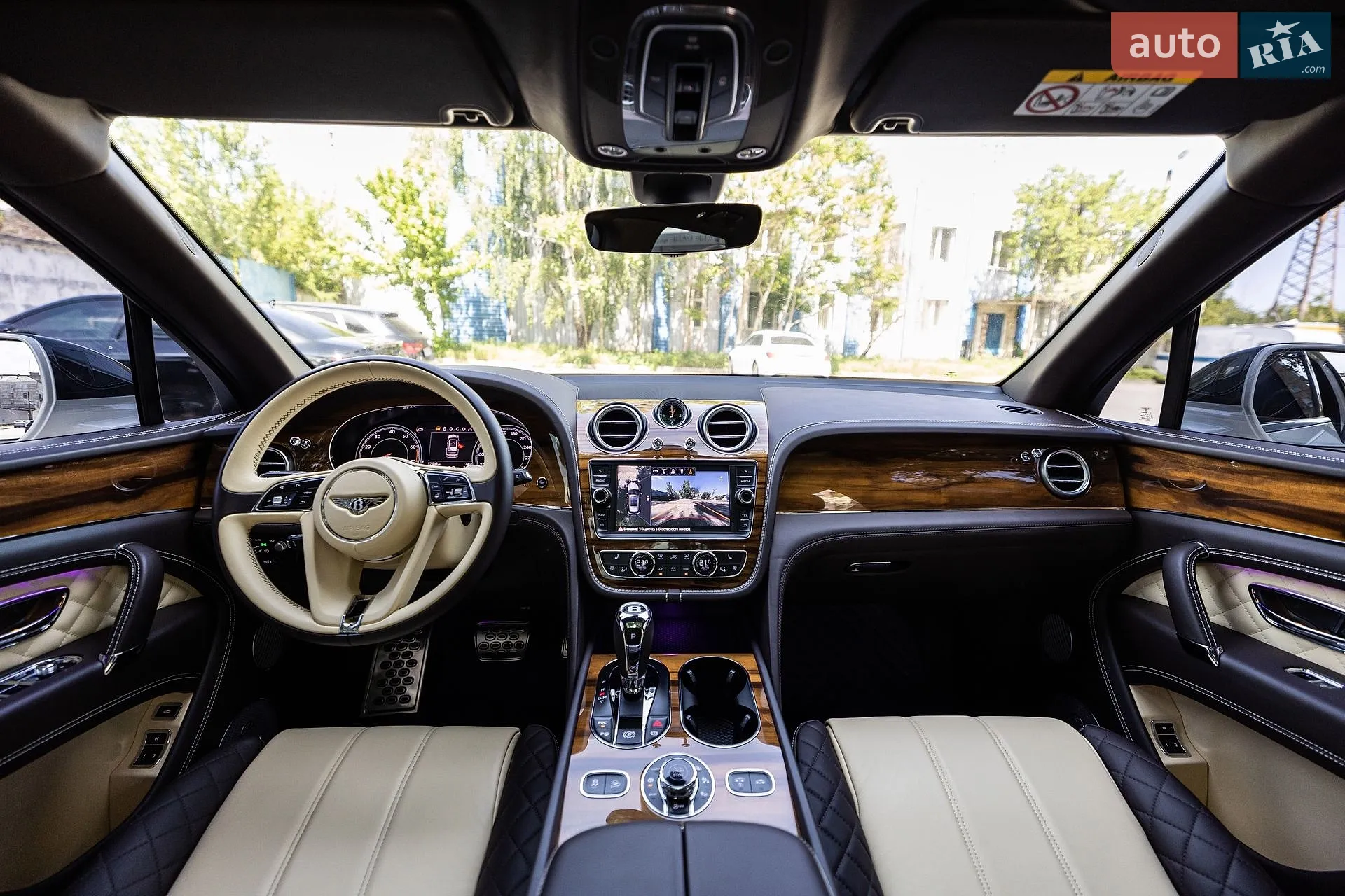 2017 Bentley Bentayga - мініатюра 4