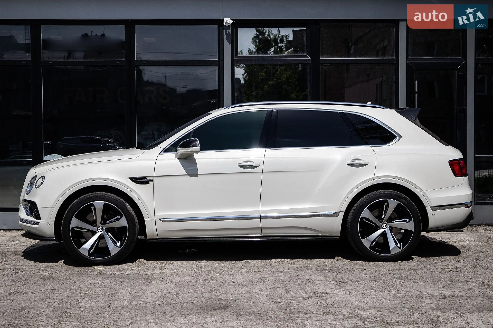 2017 Bentley Bentayga - мініатюра 6