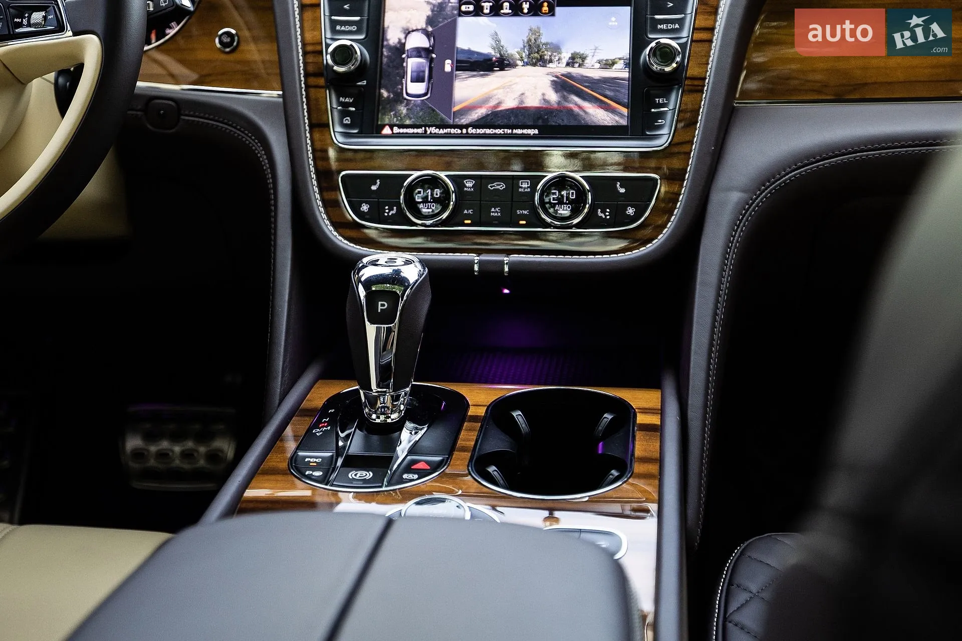 2017 Bentley Bentayga - мініатюра 36