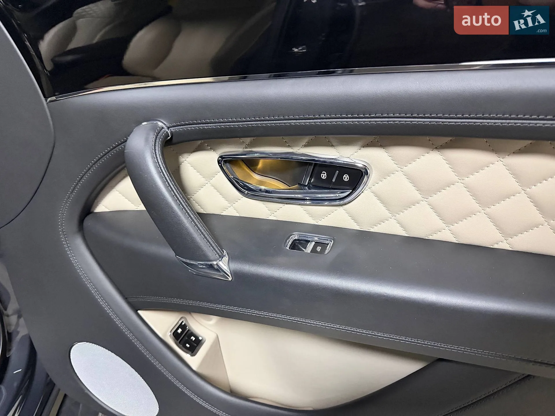 2016 Bentley Bentayga - мініатюра 106