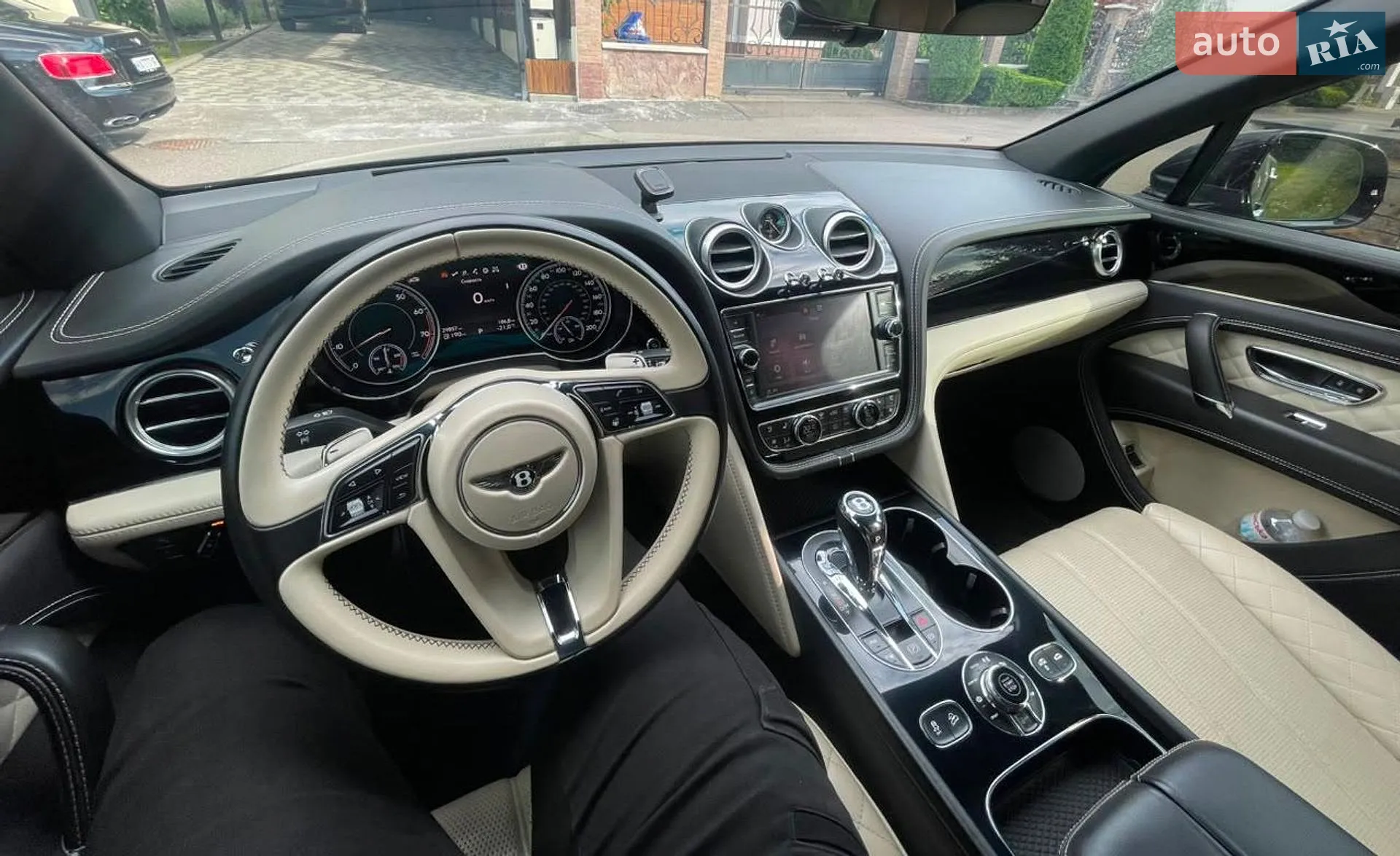 2016 Bentley Bentayga - мініатюра 11