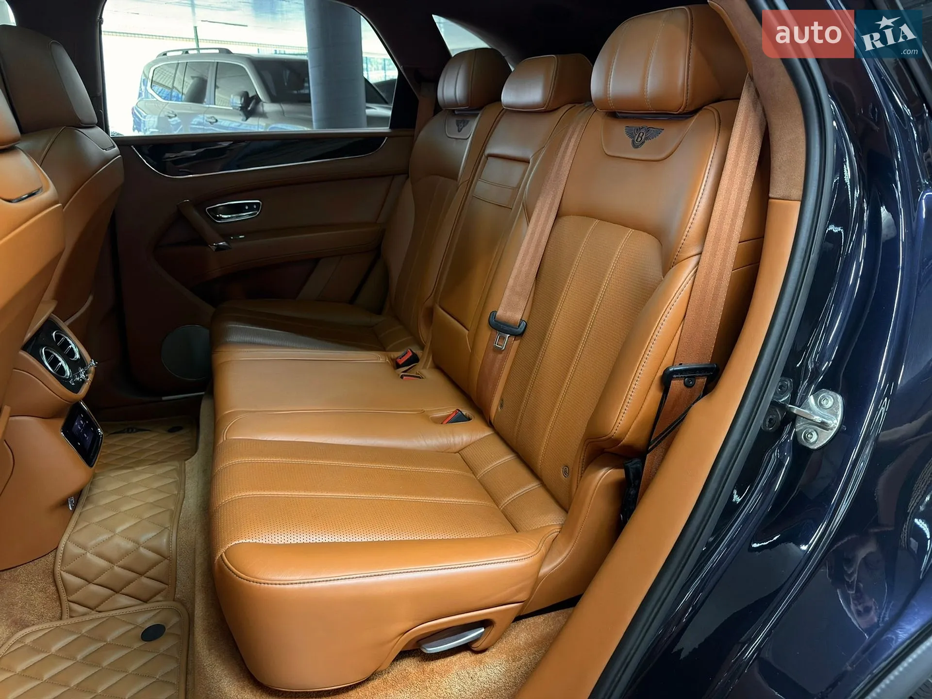 2018 Bentley Bentayga - мініатюра 24