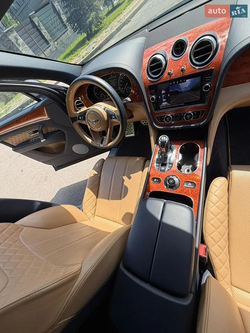 2017 Bentley Bentayga - мініатюра 14