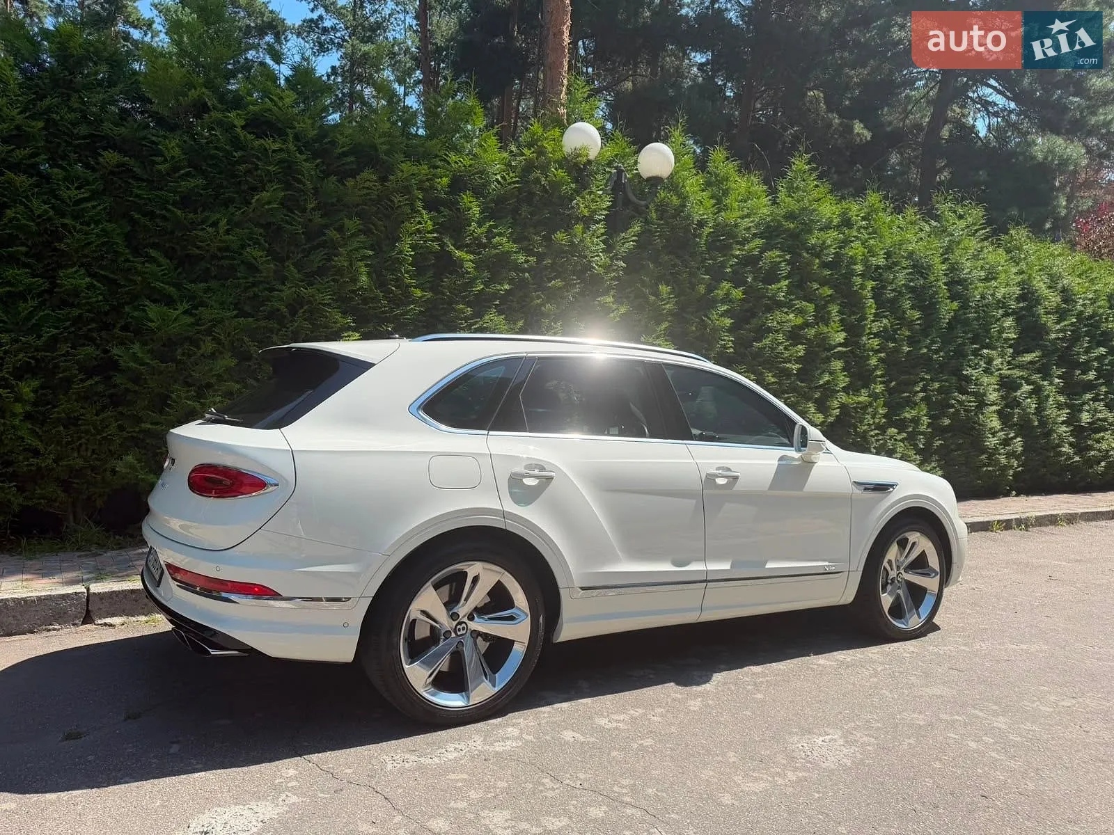 2021 Bentley Bentayga - мініатюра 7