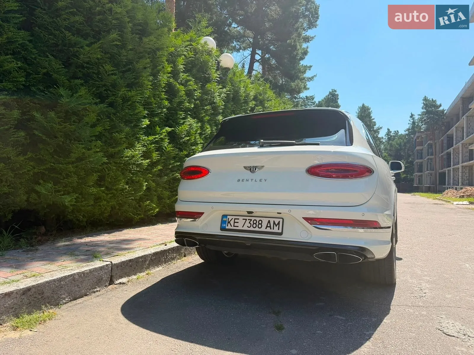 2021 Bentley Bentayga - мініатюра 8