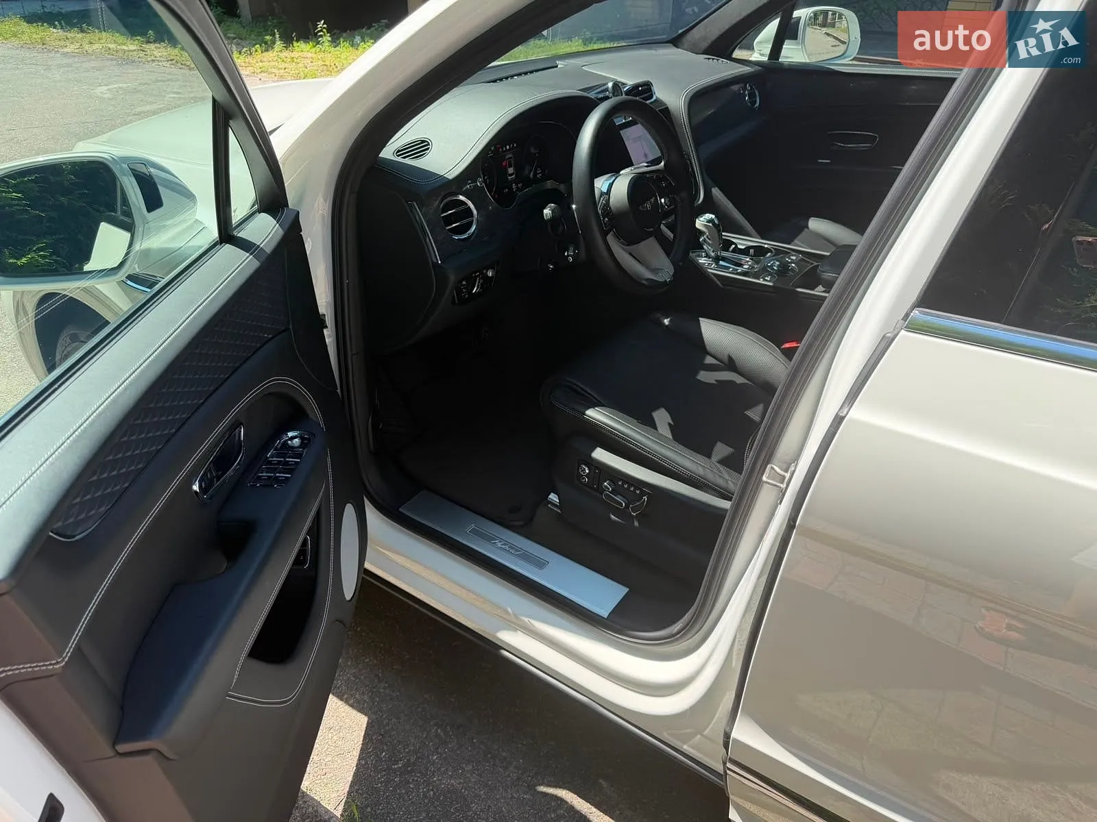 2021 Bentley Bentayga - мініатюра 17