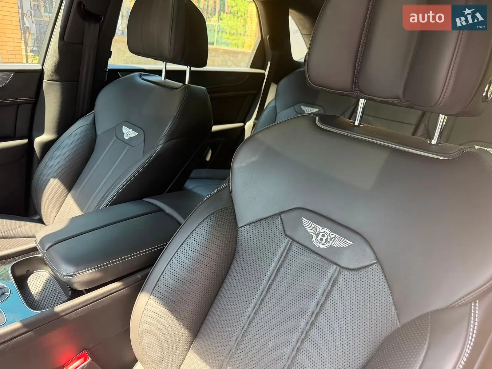 2021 Bentley Bentayga - мініатюра 21