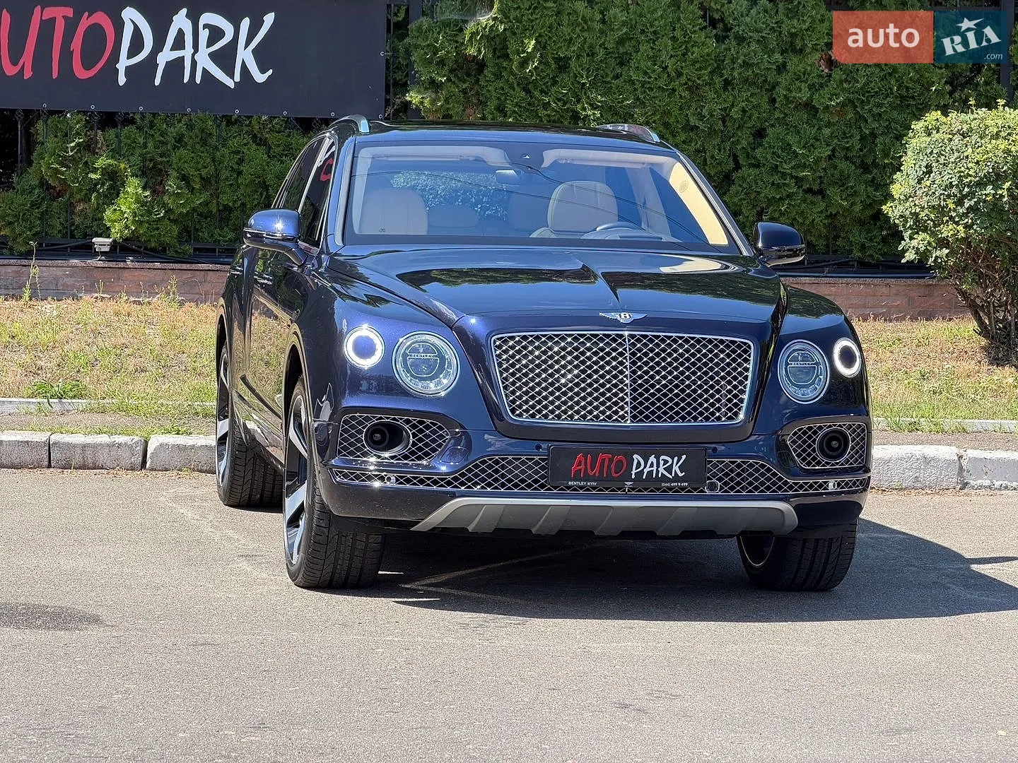 2016 Bentley Bentayga - мініатюра 8