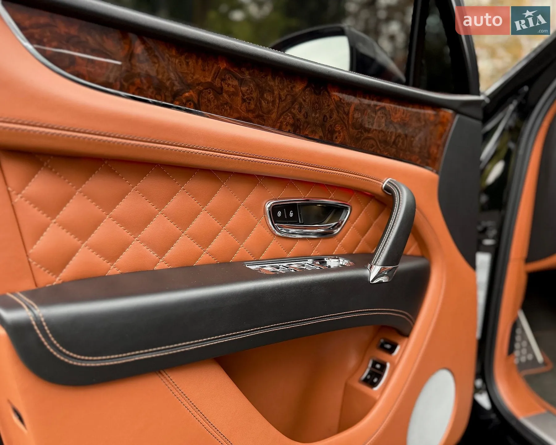 2018 Bentley Bentayga - мініатюра 12