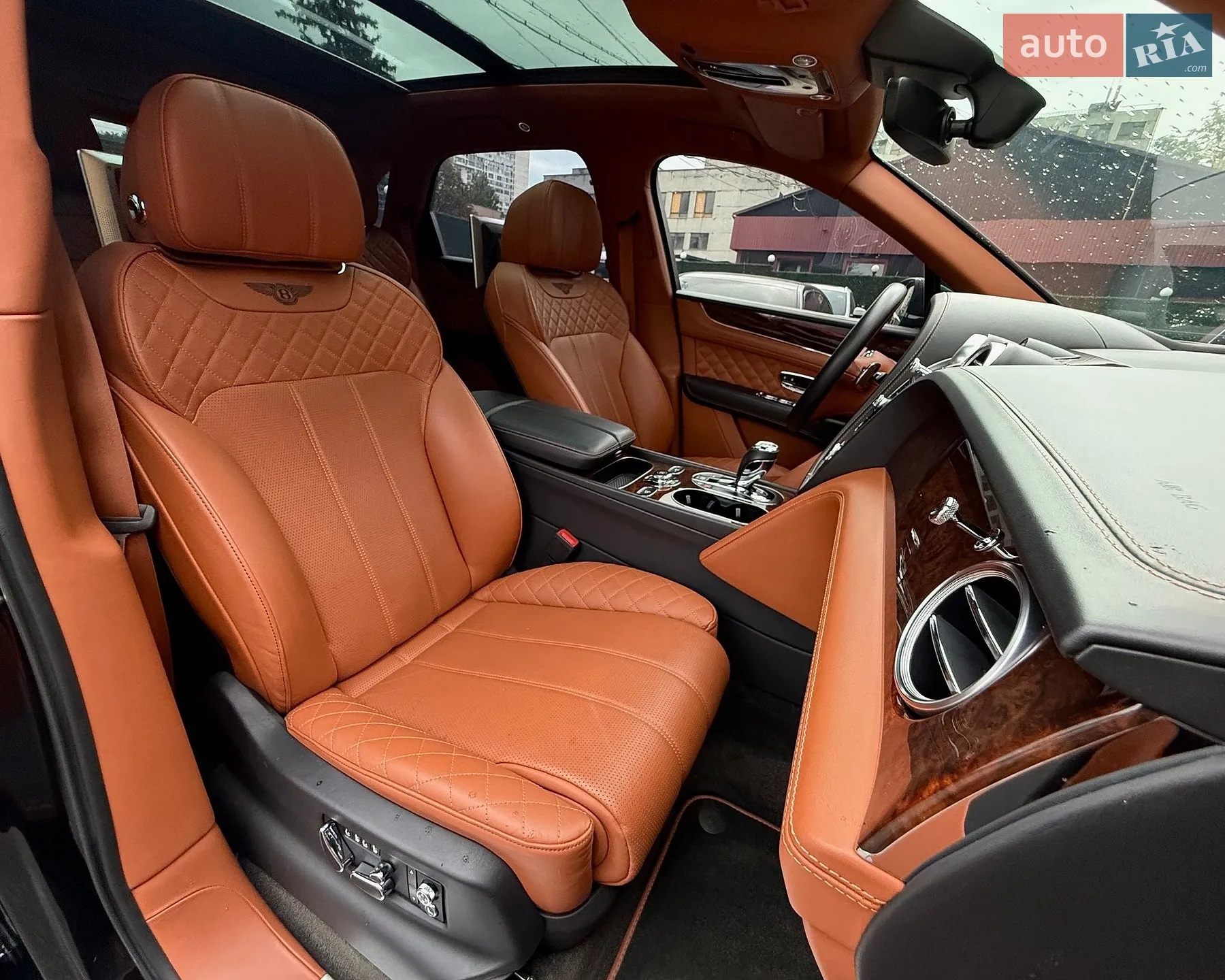 2018 Bentley Bentayga - мініатюра 22