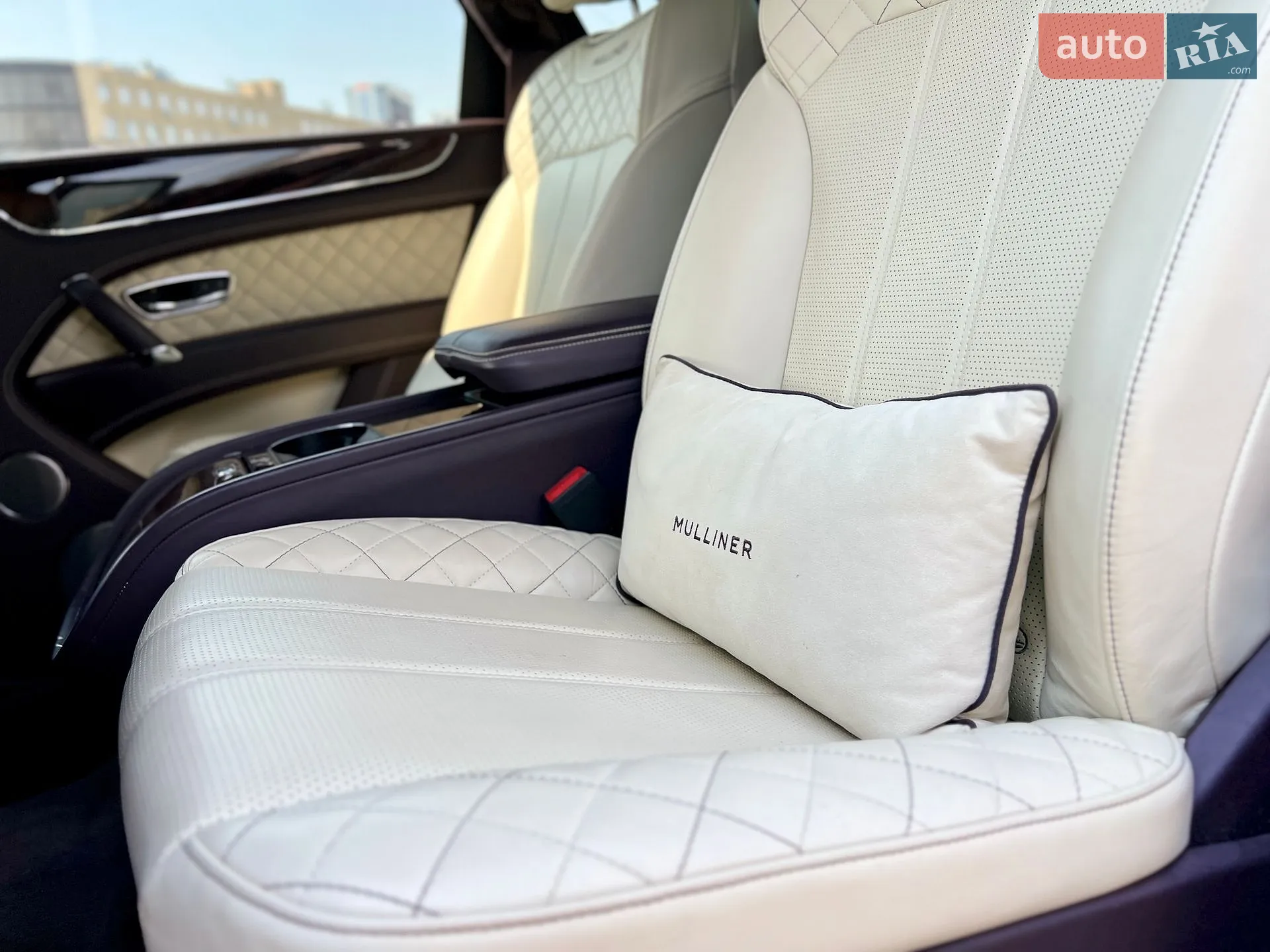 2020 Bentley Bentayga - мініатюра 29