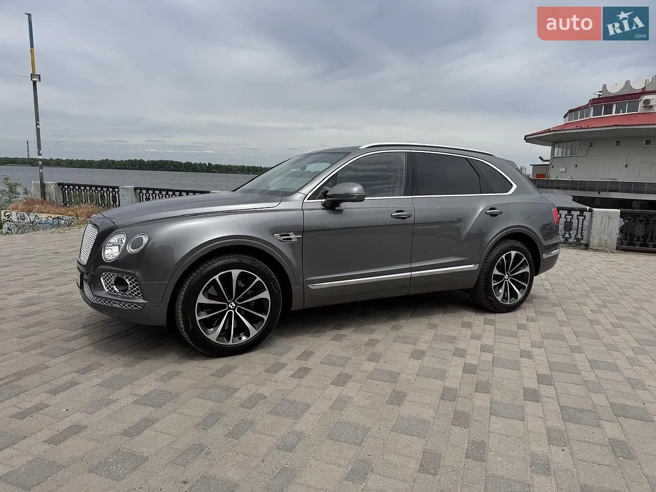 2016 Bentley Bentayga - мініатюра 10