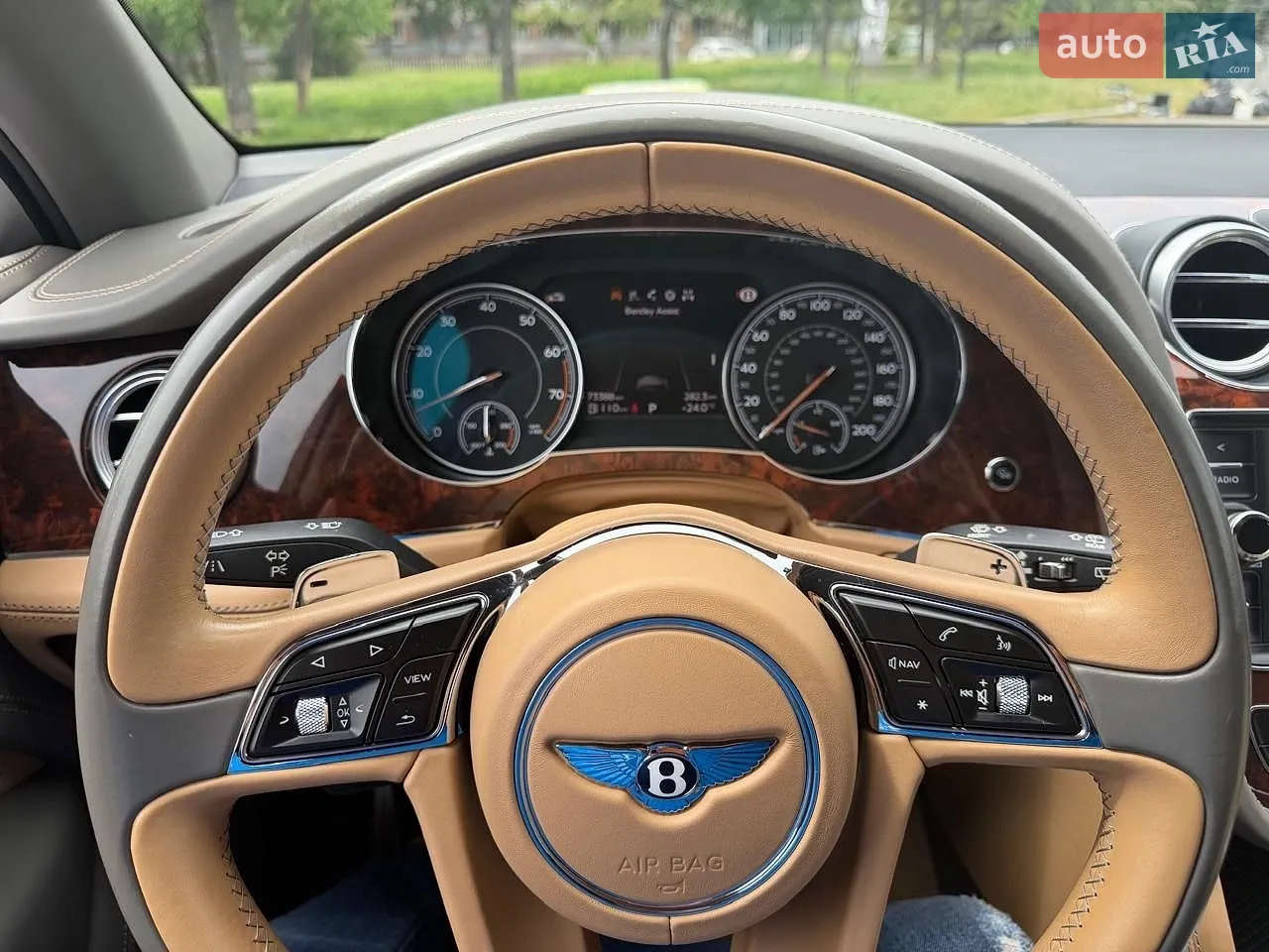 2016 Bentley Bentayga - мініатюра 12