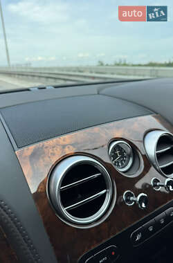Седан Bentley Continental Flying Spur 2008 в 