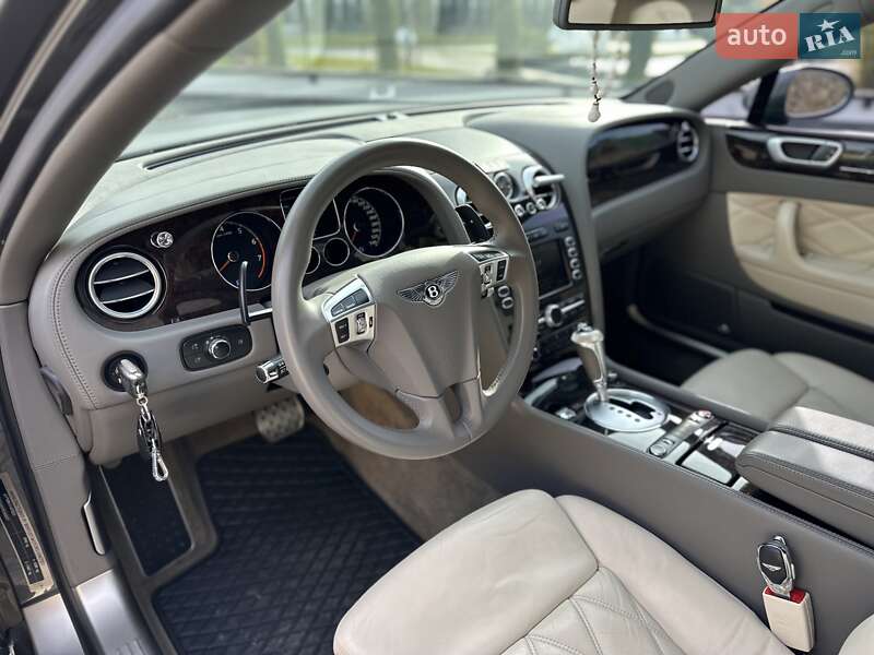 Седан Bentley Continental Flying Spur 2008 в Рівному