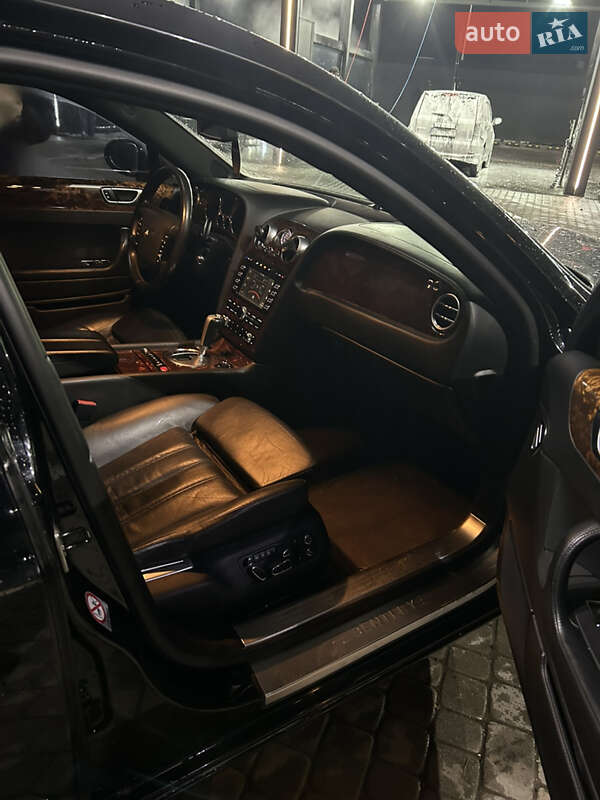 Седан Bentley Continental Flying Spur 2006 в Львове фото 5 Седан Bentley Continental Flying Spur 2006 в Львове