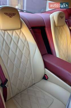 Купе Bentley Continental GT 2012 в 