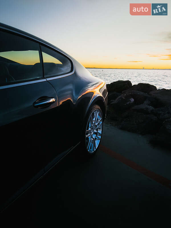 Купе Bentley Continental GT 2006 в Чернівцях