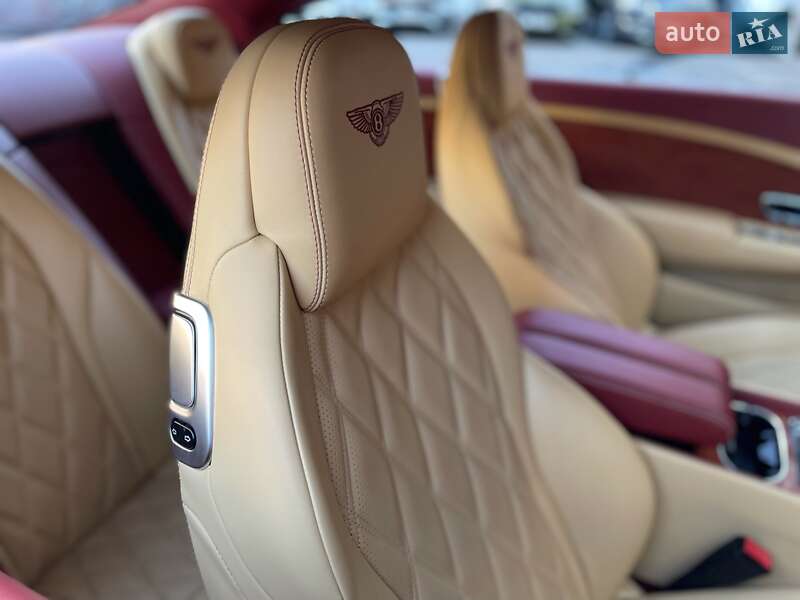 Купе Bentley Continental GT 2012 в Києві фото 63 Купе Bentley Continental GT 2012 в Києві
